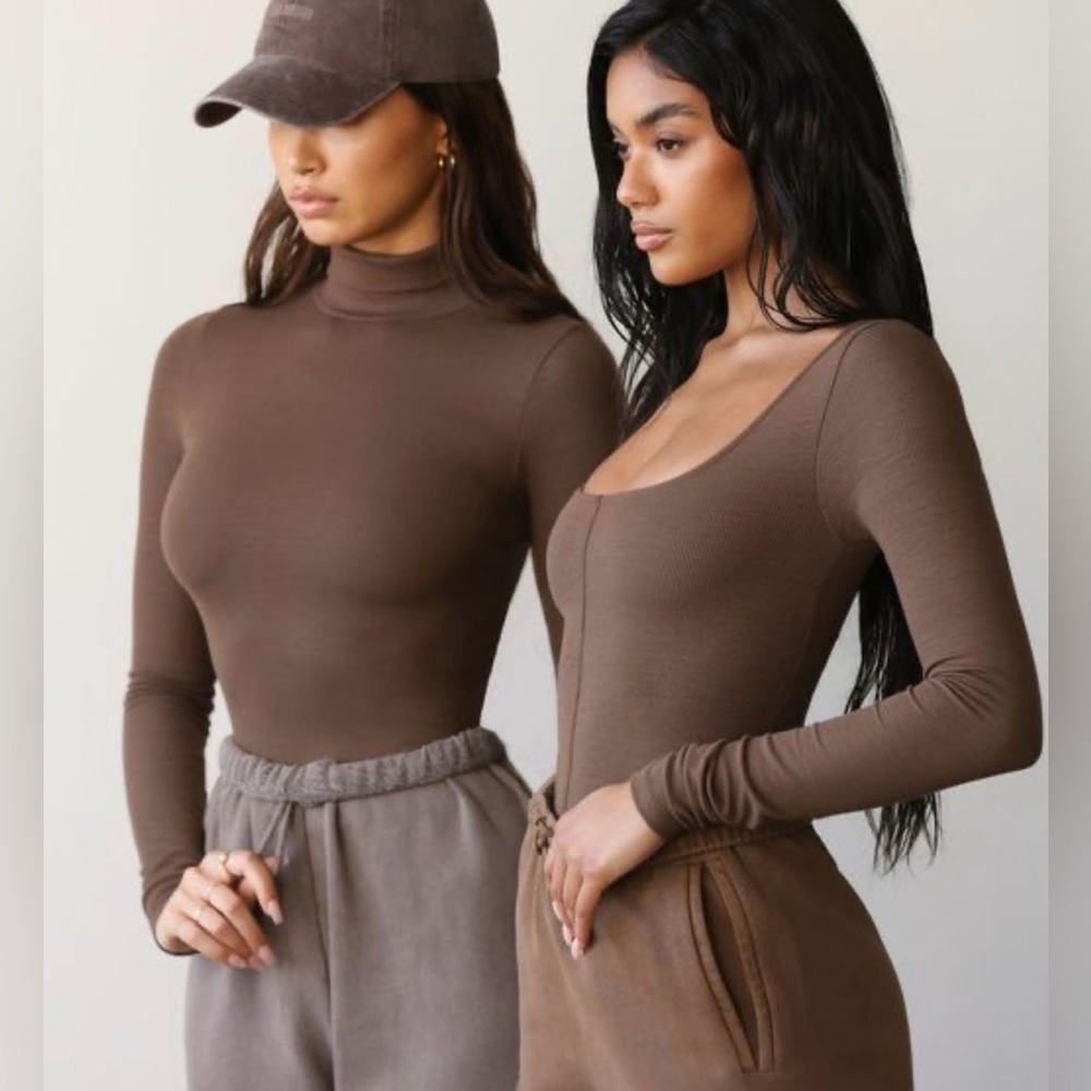 Classic Scoop Neck Long Sleeve in Dune